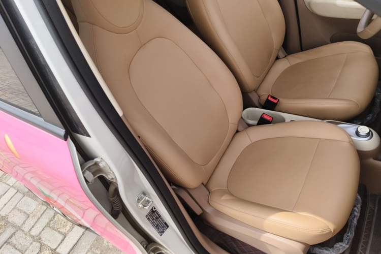 Used Wuling Hongguang MINIEV 2025 Four-Door Version Premium Edition Right Front Seat
