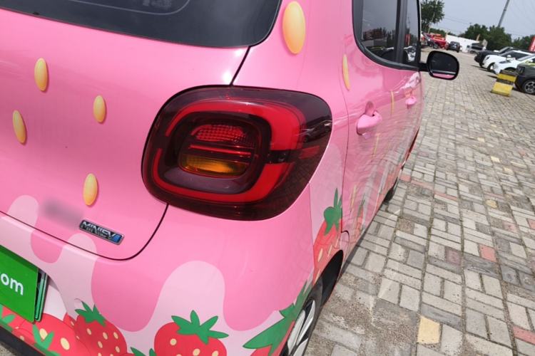 Used Wuling Hongguang MINIEV 2025 Four-Door Version Premium Edition Right Rear Taillight