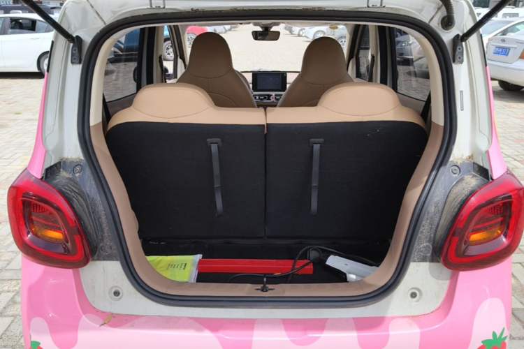 Used Wuling Hongguang MINIEV 2025 Four-Door Version Premium Edition Trunk