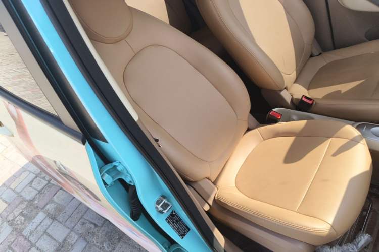Used Wuling Hongguang MINIEV 2025 Four-Door Version Premium Edition Right Front Seat