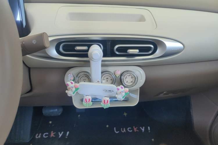 Used Wuling Hongguang MINIEV 2025 Four-Door Version Advanced Edition Audio And AC Panel