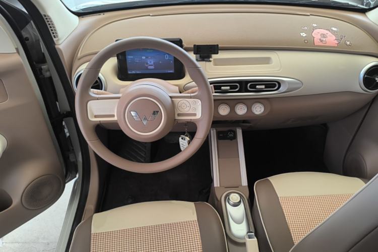 Used Wuling Hongguang MINIEV 2025 Four-Door Version Advanced Edition Center Console