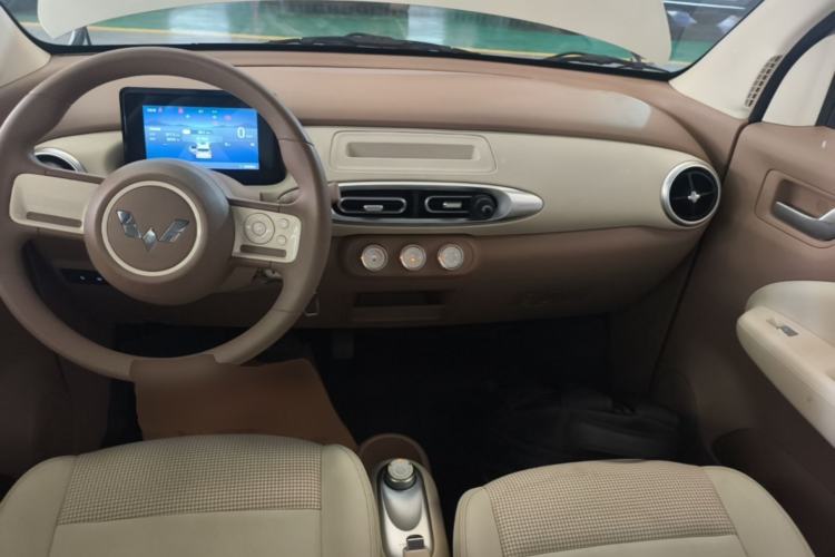 Used Wuling Hongguang MINIEV 2025 Four-Door Version Advanced Edition Center Console