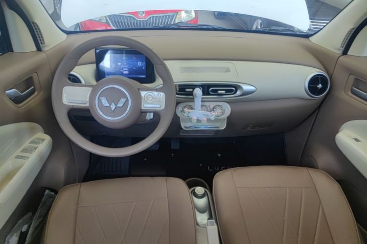 Used Wuling Hongguang MINIEV 2025 Four-Door Version Advanced Edition Center Console
