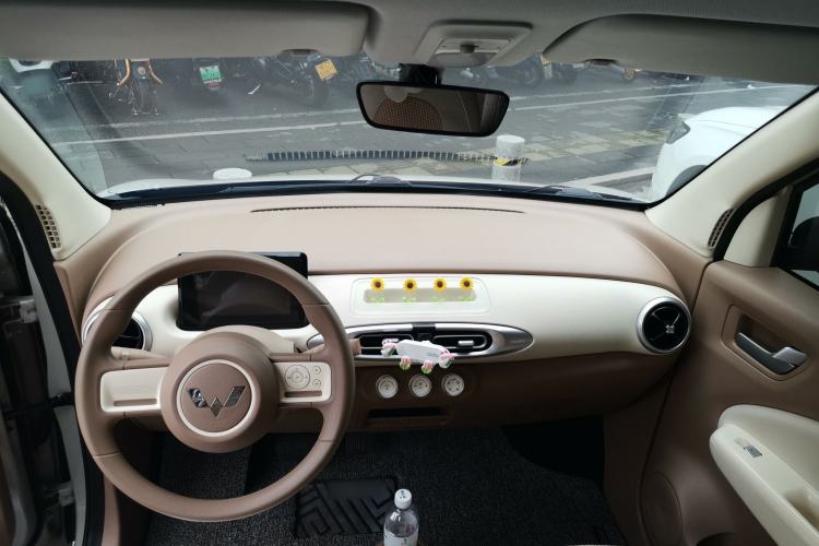 Used Wuling Hongguang MINIEV 2025 Four-Door Version Advanced Edition Center Console