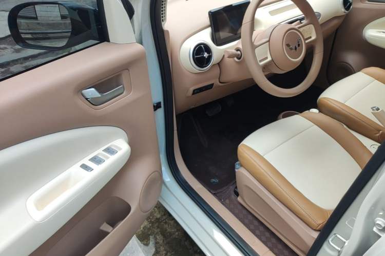 Used Wuling Hongguang MINIEV 2025 Four-Door Version Advanced Edition Driver Seat