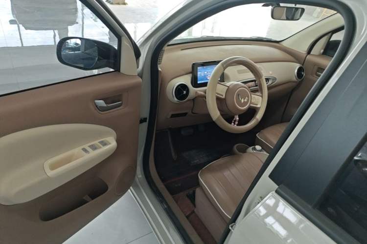Used Wuling Hongguang MINIEV 2025 Four-Door Version Advanced Edition Driver Seat