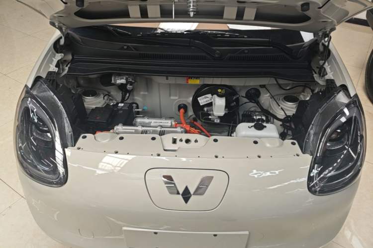 Used Wuling Hongguang MINIEV 2025 Four-Door Version Premium Edition Engine Bay