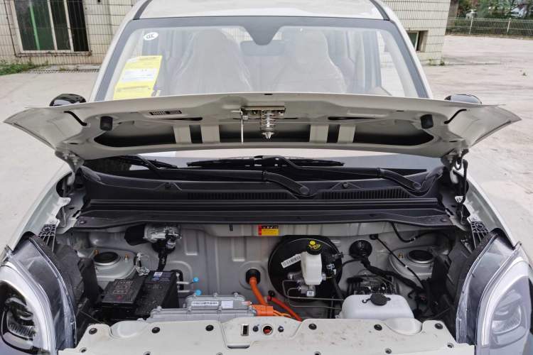 Used Wuling Hongguang MINIEV 2025 Four-Door Version Advanced Edition Engine Bay