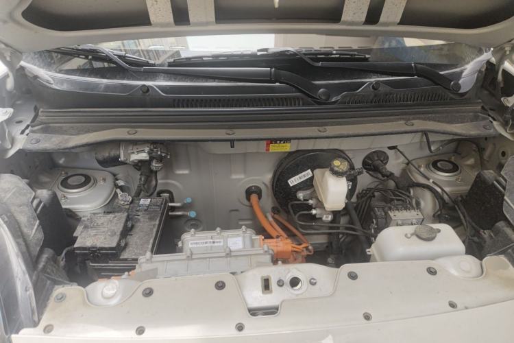 Used Wuling Hongguang MINIEV 2025 Four-Door Version Zhenxiang+ Edition Engine Bay