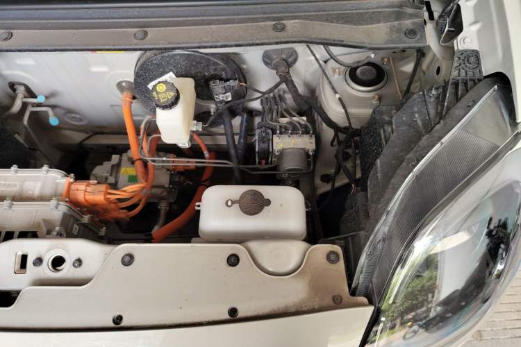 Used Wuling Hongguang MINIEV 2025 Four-Door Version Advanced Edition Engine Bay Left