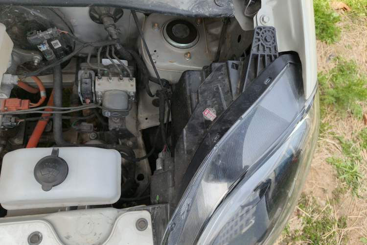 Used Wuling Hongguang MINIEV 2025 Four-Door Version Advanced Edition Engine Bay Left