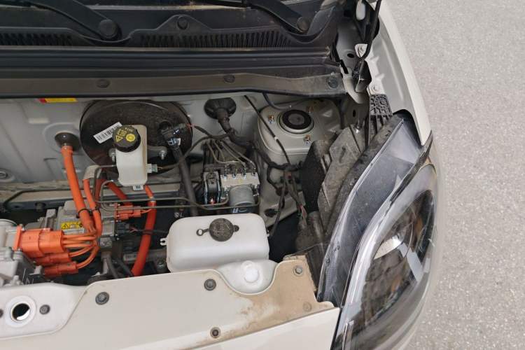 Used Wuling Hongguang MINIEV 2025 Four-Door Version Advanced Edition Engine Bay Left