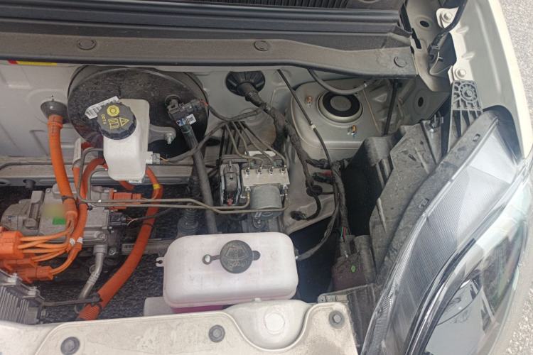 Used Wuling Hongguang MINIEV 2025 Four-Door Version Advanced Edition Engine Bay Left