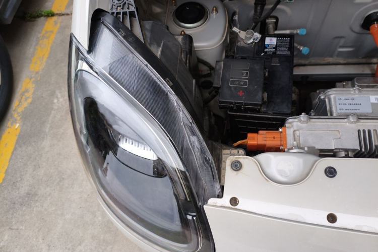 Used Wuling Hongguang MINIEV 2025 Four-Door Version Advanced Edition Engine Bay Right
