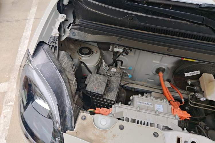 Used Wuling Hongguang MINIEV 2025 Four-Door Version Advanced Edition Engine Bay Right