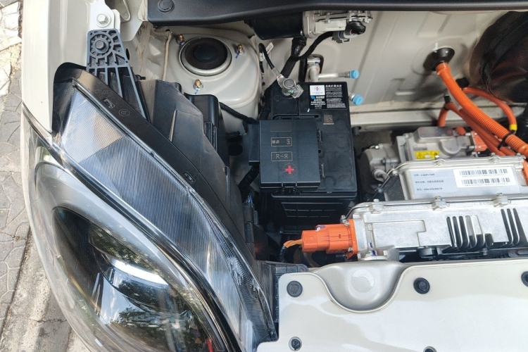 Used Wuling Hongguang MINIEV 2025 Four-Door Version Advanced Edition Engine Bay Right