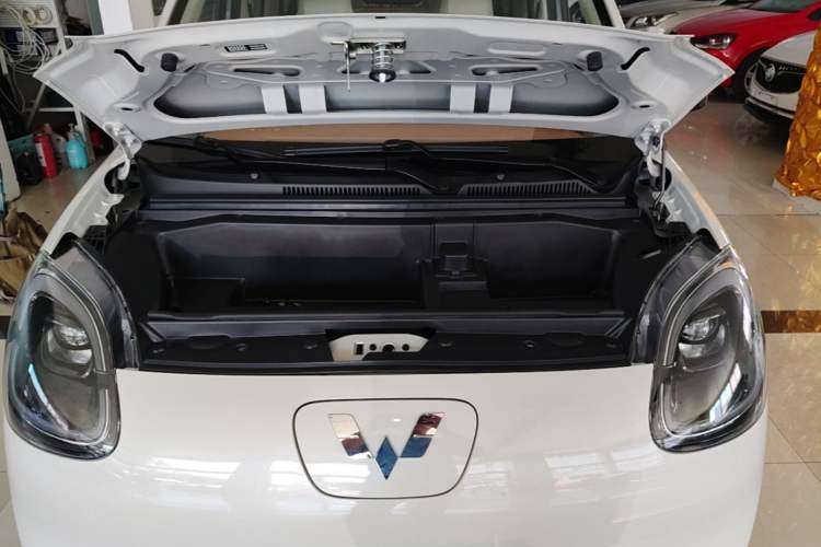 Used Wuling Hongguang MINIEV 2025 Four-Door Version Advanced Edition Engine Bay