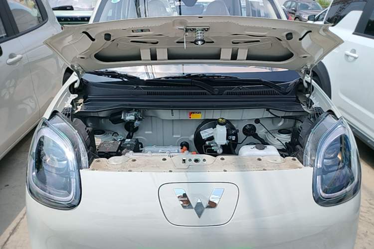 Used Wuling Hongguang MINIEV 2025 Four-Door Version Advanced Edition Engine Bay