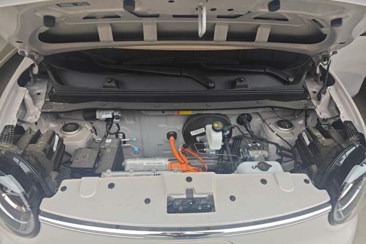 Used Wuling Hongguang MINIEV 2025 Four-Door Version Advanced Edition Engine Bay
