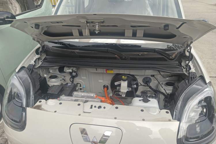 Used Wuling Hongguang MINIEV 2025 Four-Door Version Advanced Edition Engine Bay