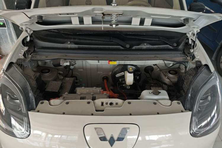 Used Wuling Hongguang MINIEV 2025 Four-Door Version Advanced Edition Engine Bay