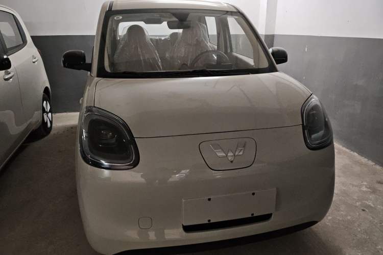 Used Wuling Hongguang MINIEV 2025 Four-Door Version Advanced Edition Exterior 1