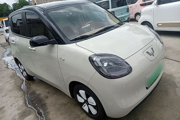 Used Wuling Hongguang MINIEV 2025 Four-Door Version Zhenxiang+ Edition Exterior 1