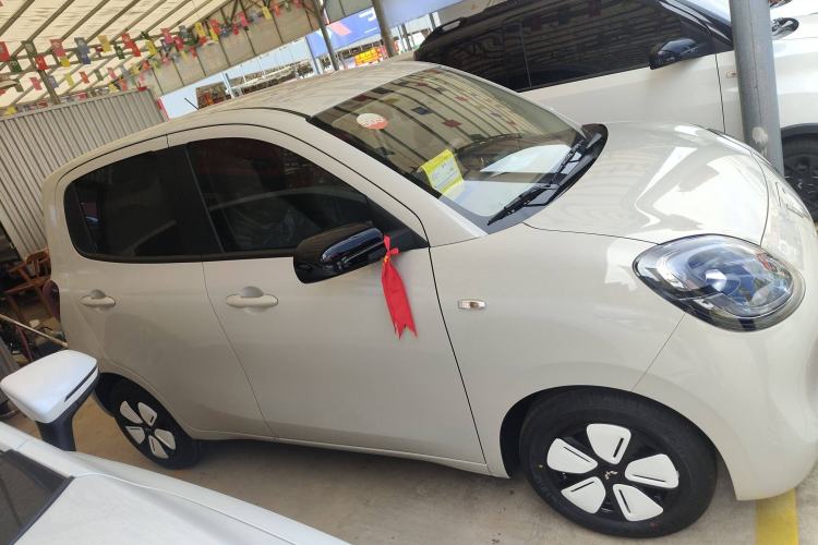 Used Wuling Hongguang MINIEV 2025 Four-Door Version Advanced Edition Exterior 3
