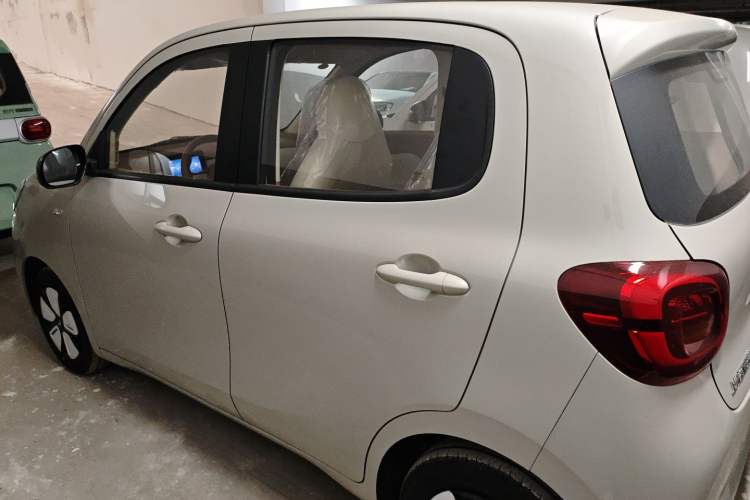 Used Wuling Hongguang MINIEV 2025 Four-Door Version Advanced Edition Exterior 3