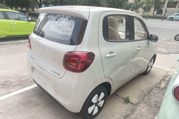 Used Wuling Hongguang MINIEV 2025 Four-Door Version Advanced Edition Exterior 3
