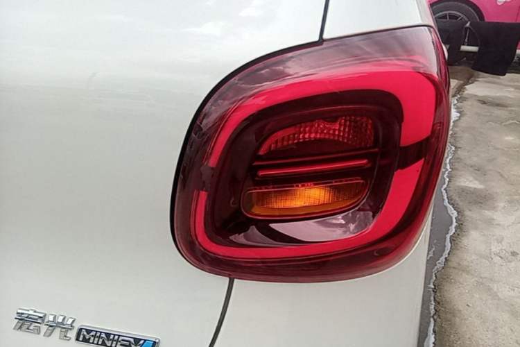 Used Wuling Hongguang MINIEV 2025 Four-Door Version Zhenxiang+ Edition Exterior 3
