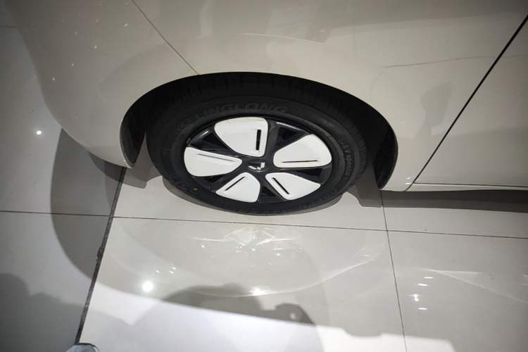 Used Wuling Hongguang MINIEV 2025 Four-Door Version Zhenxiang+ Edition Exterior 4