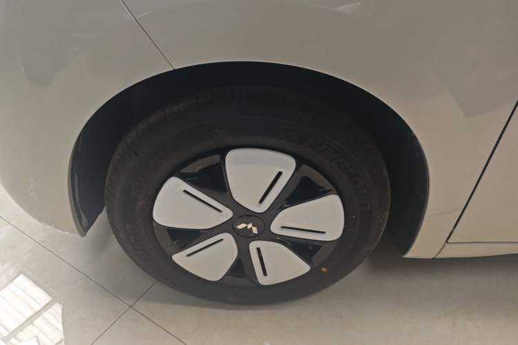 Used Wuling Hongguang MINIEV 2025 Four-Door Version Premium Edition Exterior 4