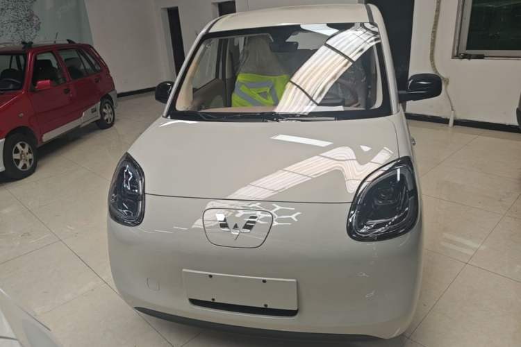 Used Wuling Hongguang MINIEV 2025 Four-Door Version Premium Edition Front