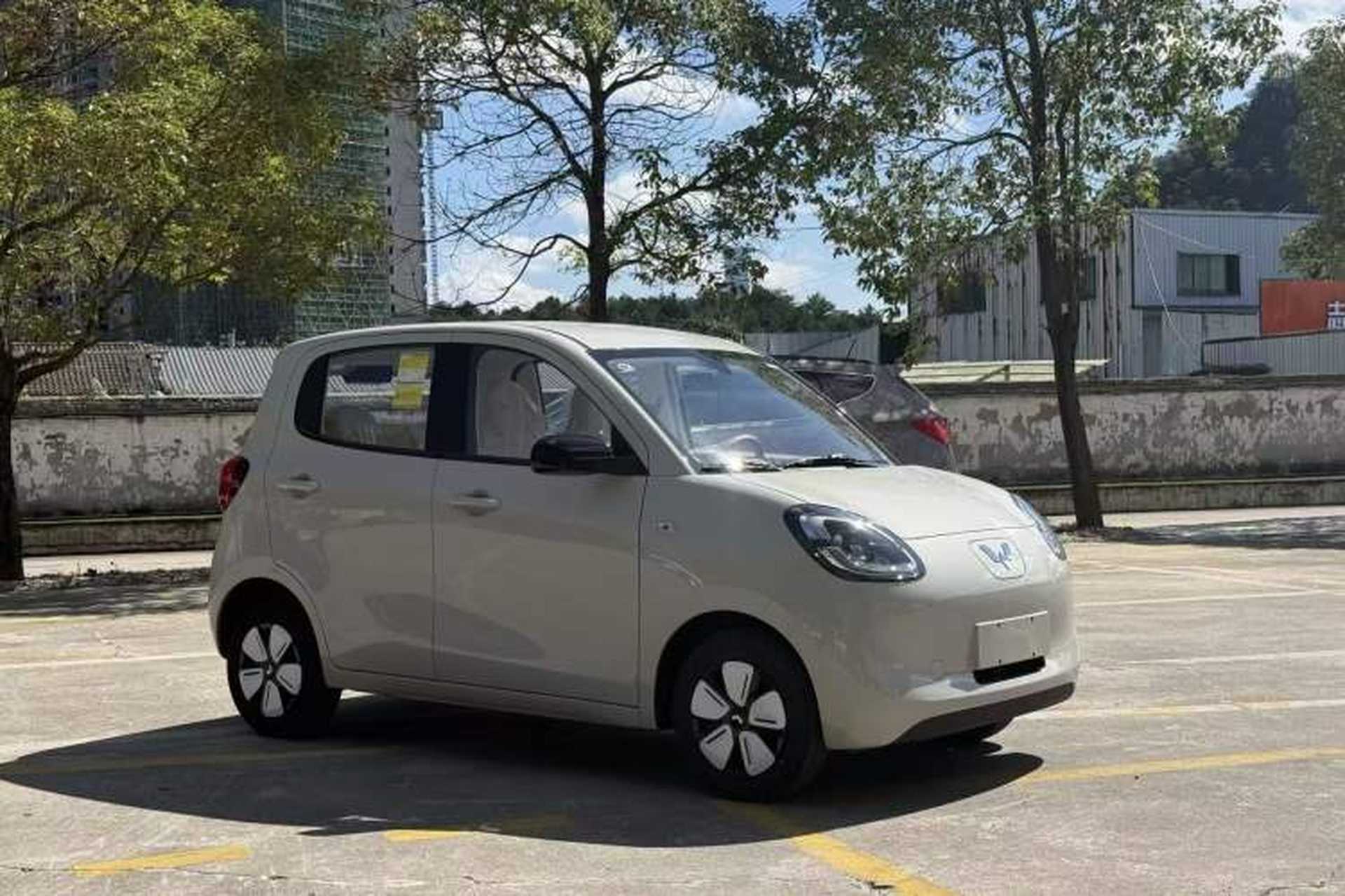 Used Wuling Hongguang MINIEV 2025 Four-Door Version Advanced Edition Front Right 45 Deg