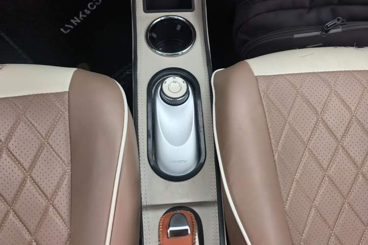 Used Wuling Hongguang MINIEV 2025 Four-Door Version Advanced Edition Gear Lever