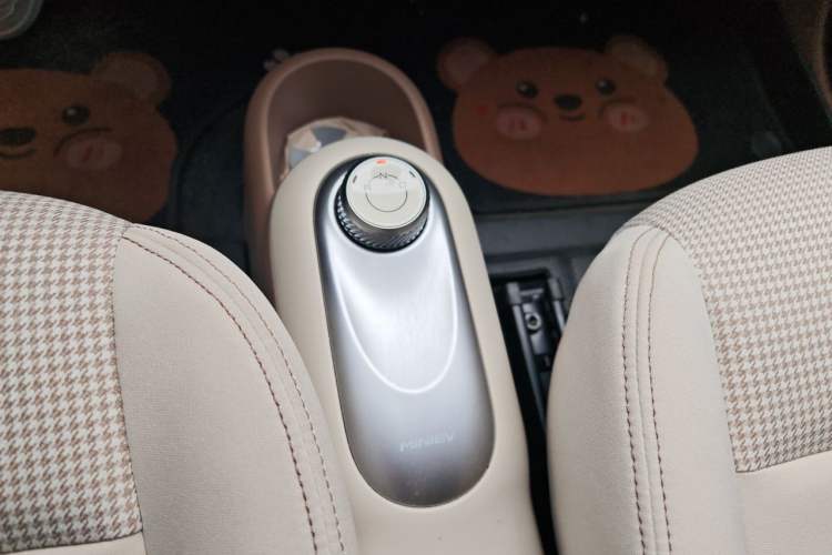 Used Wuling Hongguang MINIEV 2025 Four-Door Version Advanced Edition Gear Lever
