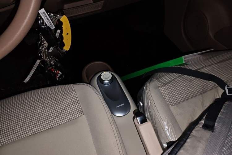 Used Wuling Hongguang MINIEV 2025 Four-Door Version Advanced Edition Gear Lever