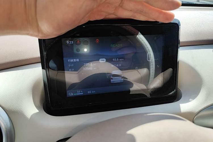 Used Wuling Hongguang MINIEV 2025 Four-Door Version Advanced Edition Instrument Cluster