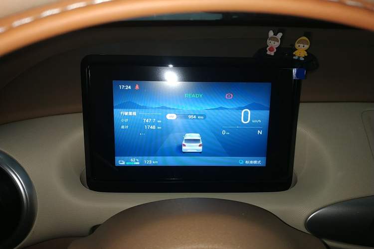 Used Wuling Hongguang MINIEV 2025 Four-Door Version Advanced Edition Instrument Cluster