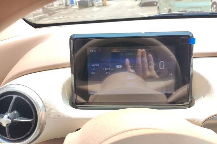 Used Wuling Hongguang MINIEV 2025 Four-Door Version Advanced Edition Instrument Cluster