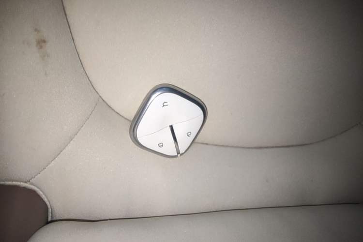Used Wuling Hongguang MINIEV 2025 Four-Door Version Zhenxiang+ Edition Interior 1