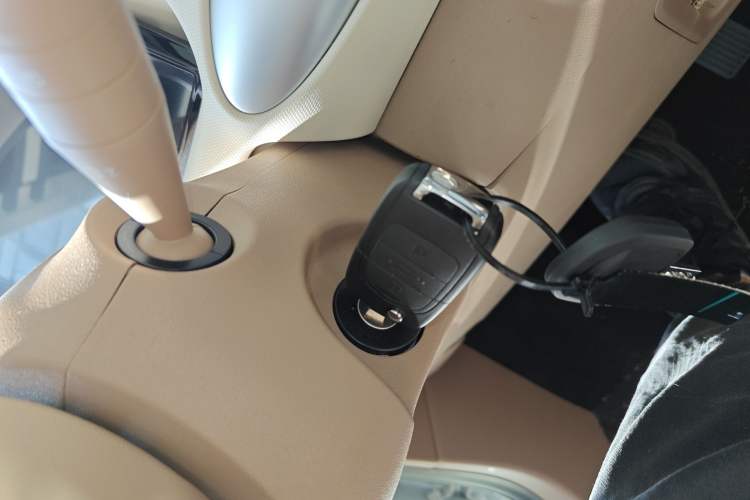 Used Wuling Hongguang MINIEV 2025 Four-Door Version Advanced Edition Interior 1