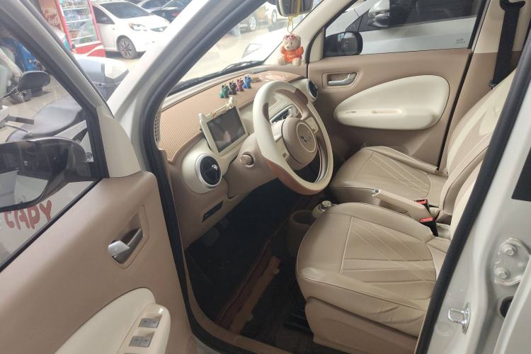 Used Wuling Hongguang MINIEV 2025 Four-Door Version Advanced Edition Interior 2