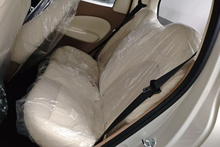 Used Wuling Hongguang MINIEV 2025 Four-Door Version Advanced Edition Interior 4