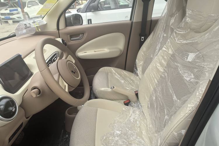 Used Wuling Hongguang MINIEV 2025 Four-Door Version Advanced Edition Interior 4