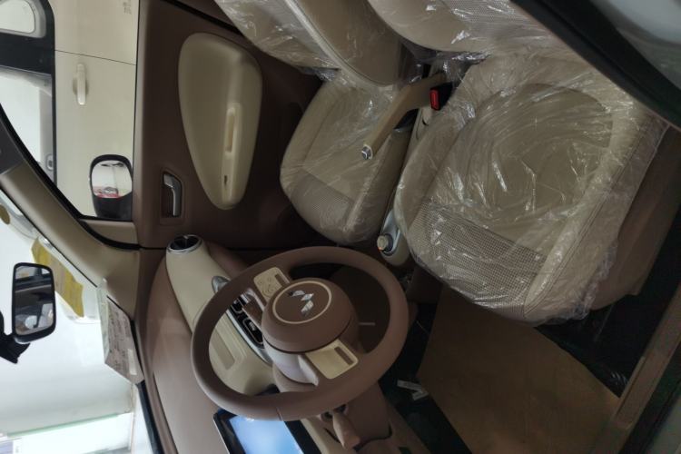 Used Wuling Hongguang MINIEV 2025 Four-Door Version Advanced Edition Interior 4