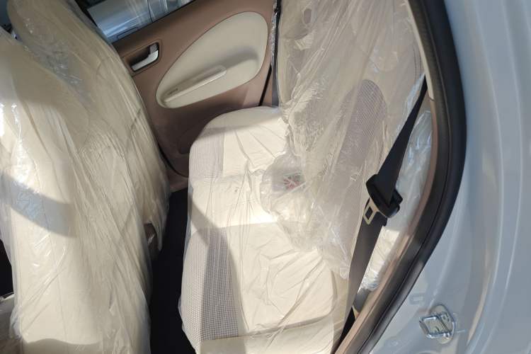 Used Wuling Hongguang MINIEV 2025 Four-Door Version Advanced Edition Interior 4