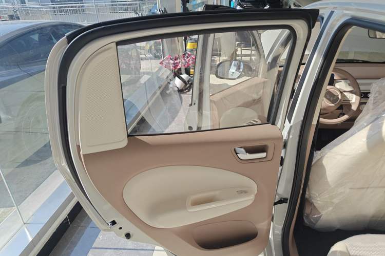 Used Wuling Hongguang MINIEV 2025 Four-Door Version Advanced Edition Interior 8